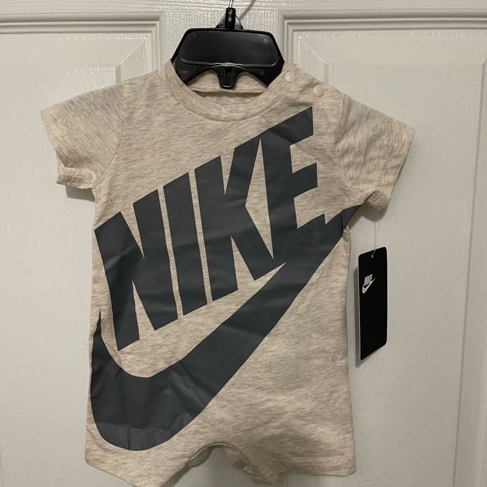 Nike Baby Boy One Piece Short Sleeve Romper Shorts Beige NWT Size 3 Months